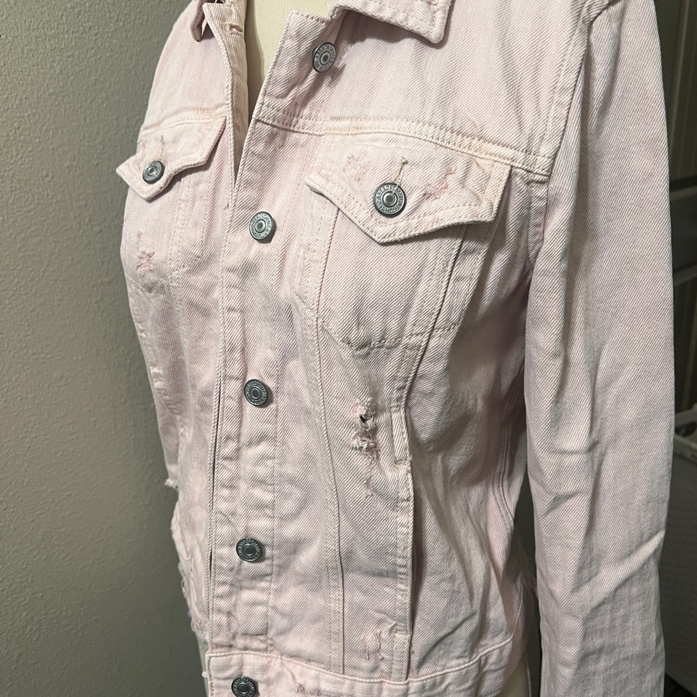 Abercrombie & Fitch Super Cute Pink Jean Jacket. Size smal - Picture 2 of 8